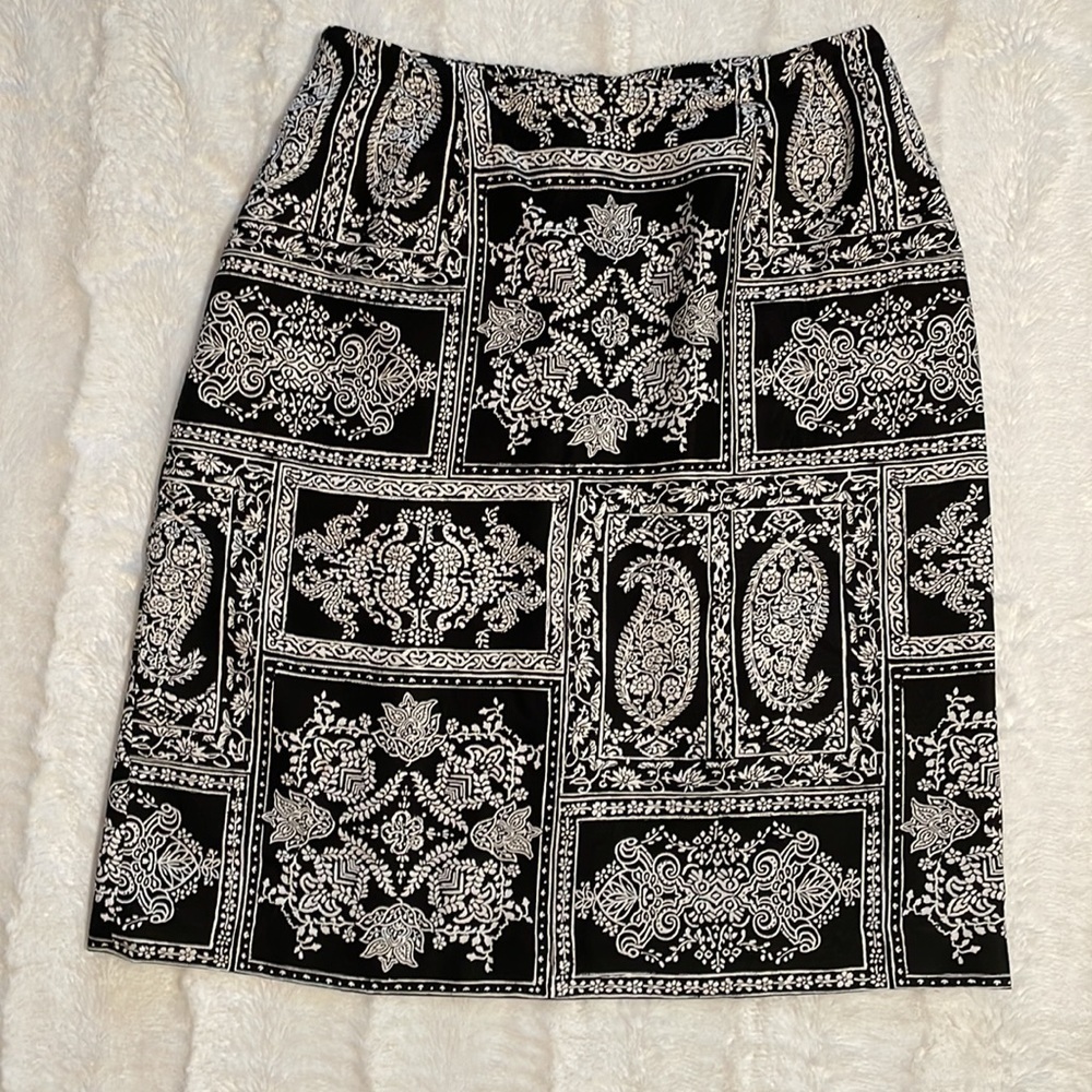 Ann Taylor Black & White Skirt